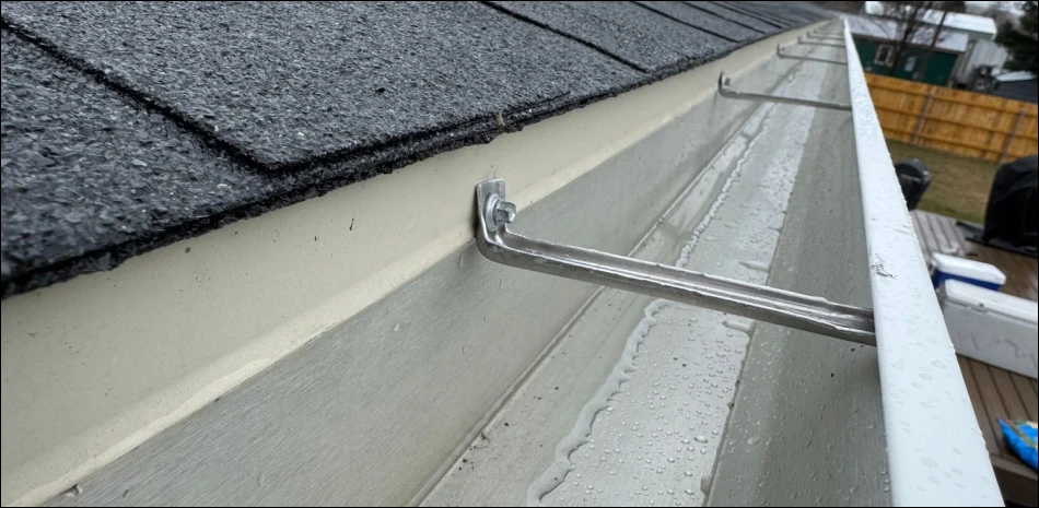 Gutter Guard Installation@1x Gutter Guard Installation@1x